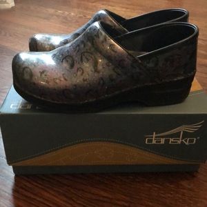 Dansko shoes size 38